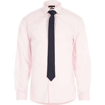 Pink poplin shirt with navy spotted tie